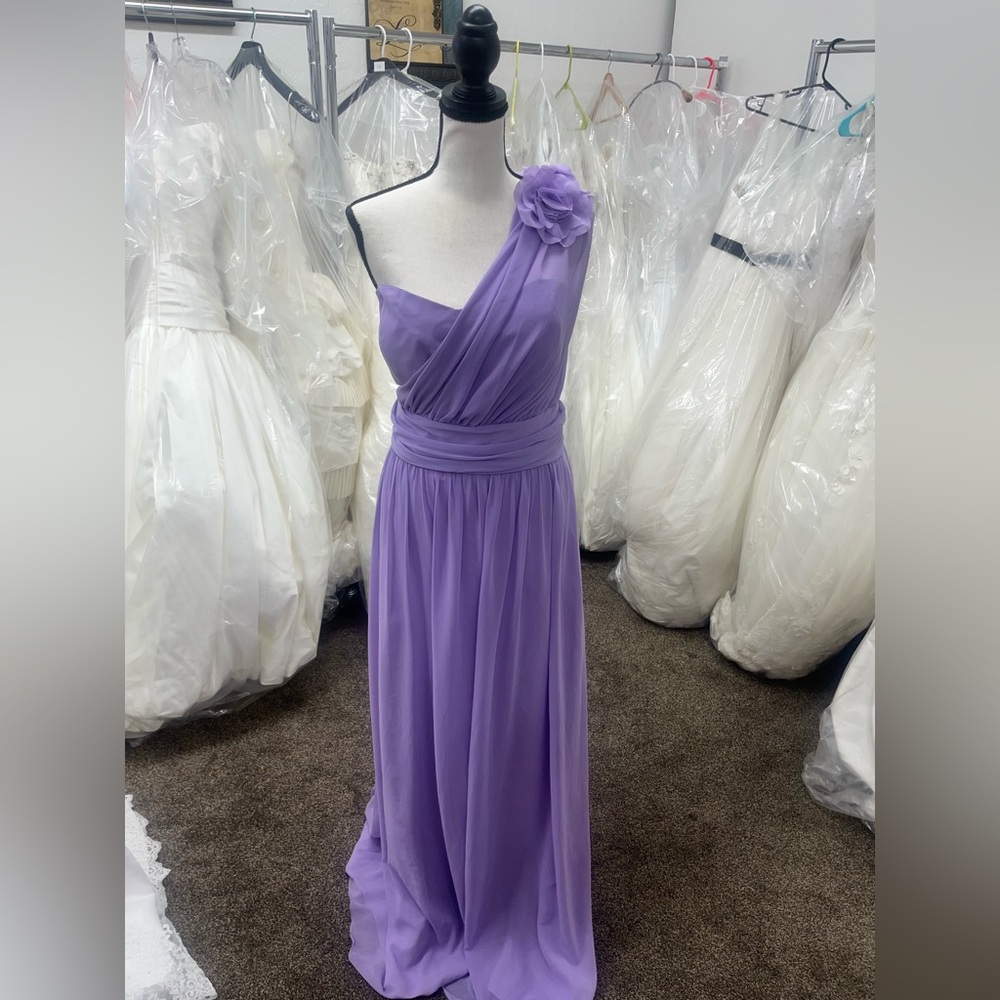 Elegant One-Shoulder Lavender Gown